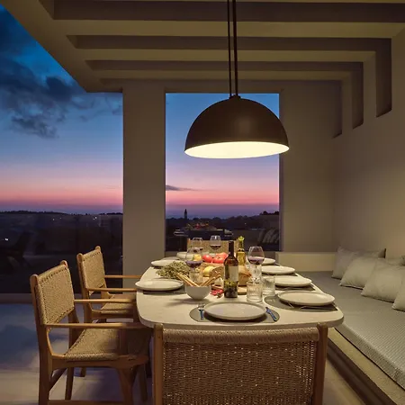 Casa Blanca Villa, Pool, Seaviews & Wine Cellar, By Thinkvilla