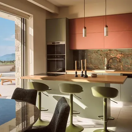 Casa Blanca Villa, Pool, Seaviews & Wine Cellar, By Thinkvilla Vilă *